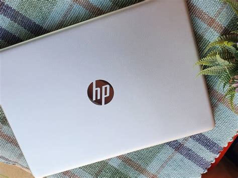 how to print screen on hp laptop and why it's crucial for remote collaboration in the digital age